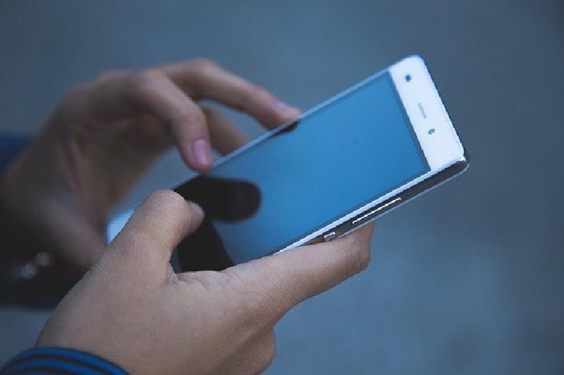 Samodzielny specjalista ds. sprzedaży telefonicznej. Branża usługowa. - 01